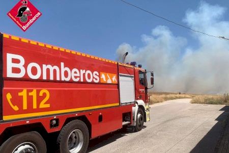 Un incendi afecta greument el balneari abandonat de Torrevieja Un incendi afecta greument el balneari abandonat de Torrevieja