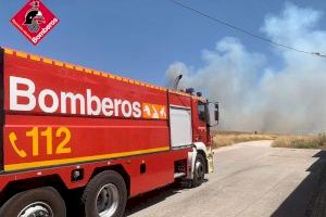 Un incendi afecta greument el balneari abandonat de Torrevieja