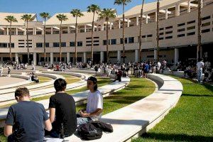 La Universidad de Alicante impulsa el diálogo entre patrimonio y territorio en un encuentro sobre arte rupestre en Penáguila
