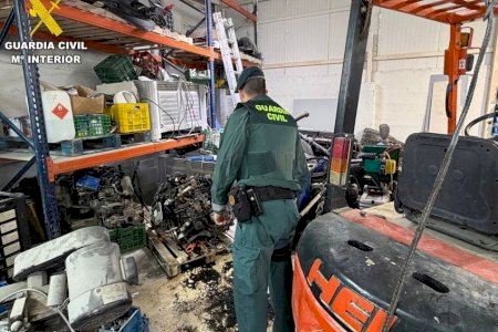 Investigado un hombre en Rojales por un delito contra el medio ambiente tras detectar un taller ilegal y vertidos contaminantes