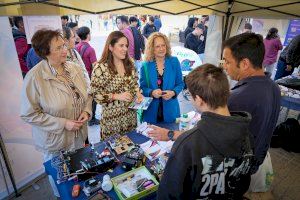 Torrent reúne a cerca de 40 centros en la quinta Fira de la Formació Professional para impulsar el talento y el empleo - (foto 9) Torrent reúne a cerca de 40 centros en la quinta Fira de la Formació Professional para impulsar el talento y el empleo - (foto 9)