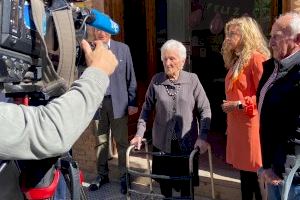 València homenajea a Rosario Barat, vecina de Borbotó, en su 105 cumpleaños - (foto 2)