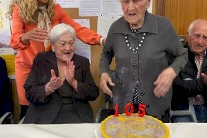 València homenajea a Rosario Barat, vecina de Borbotó, en su 105 cumpleaños - (foto 4)