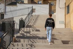 Onda Bonica suma a su catálogo las nuevas escaleras en el barrio El Castillo tras derruir el antiguo transformador