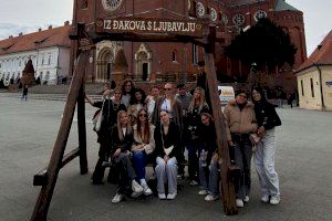 El IES Vicent Andrés Estellés vive la vida Erasmus+ - (foto 2)