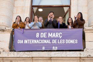 Gandia conmemora el Día Internacional de la Mujer con un acto institucional con una amplia participación educativa, social y comercial