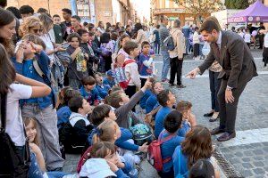 Gandia conmemora el Día Internacional de la Mujer con un acto institucional con una amplia participación educativa, social y comercial - (foto 5)