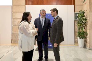 Gandia inaugura una exposición conmemorativa del 40 aniversario del Tratado de Adhesión de España a la Unión Europea - (foto 4) Gandia inaugura una exposición conmemorativa del 40 aniversario del Tratado de Adhesión de España a la Unión Europea - (foto 4)