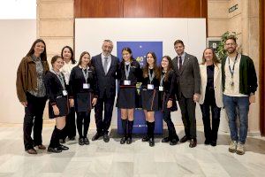 Gandia inaugura una exposición conmemorativa del 40 aniversario del Tratado de Adhesión de España a la Unión Europea - (foto 6) Gandia inaugura una exposición conmemorativa del 40 aniversario del Tratado de Adhesión de España a la Unión Europea - (foto 6)