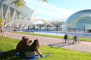 La Comunitat Valenciana es puja a l'ascensor tèrmic: l'augment de temperatures comença aquest divendres i es consolida el cap de setmana