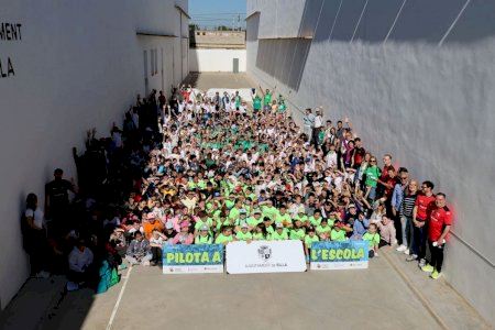 La Trobada de Pilota a l’Escola de Silla reuneix a prop de 700 alumnes