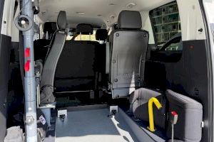 Torrevieja presenta seis nuevos eurotaxis para reforzar el servicio en la ciudad - (foto 8)