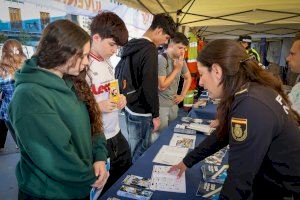 Torrent reúne a cerca de 40 centros en la quinta Fira de la Formació Professional para impulsar el talento y el empleo - (foto 4) Torrent reúne a cerca de 40 centros en la quinta Fira de la Formació Professional para impulsar el talento y el empleo - (foto 4)