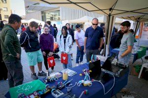 Torrent reúne a cerca de 40 centros en la quinta Fira de la Formació Professional para impulsar el talento y el empleo - (foto 7) Torrent reúne a cerca de 40 centros en la quinta Fira de la Formació Professional para impulsar el talento y el empleo - (foto 7)