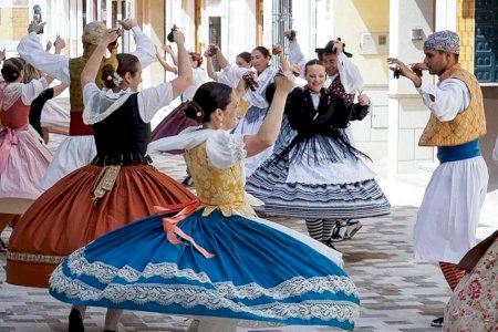 Benitatxell cierra con éxito un Mitjafava Fest que consolida la 'fava poblera' como seña de identidad agrícola