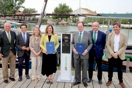 València apuesta por las barcas eléctricas en L’Albufera y firma con Iberdrola puntos de carga en El Palmar y en El Saler