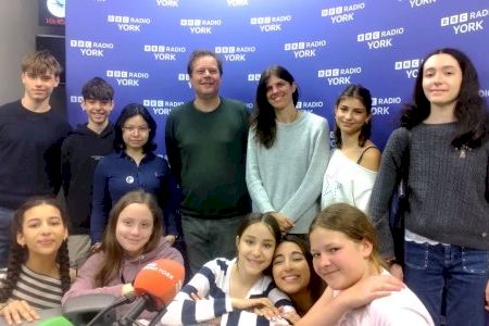 Alumnos de Valencia viajan a Reino Unido para impulsar el bienestar y la salud mental y son entrevistados por la BBC