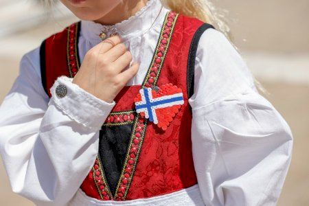 L’Alfàs celebrará el Día Nacional de Noruega con un cambio en el recorrido del tradicional desfile