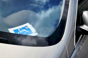 Una vecina de Vila-real, investigada por usar una fotocopia de tarjeta de movilidad reducida sin tener discapacidad