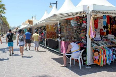 València aprueba las bases para las casetas de venta en el paseo marítimo del Cabanyal este verano