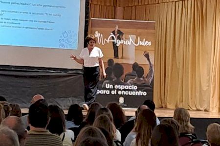 La educación, protagonista de la nueva conferencia del ciclo Ágora Nules con la televisiva Supernanny