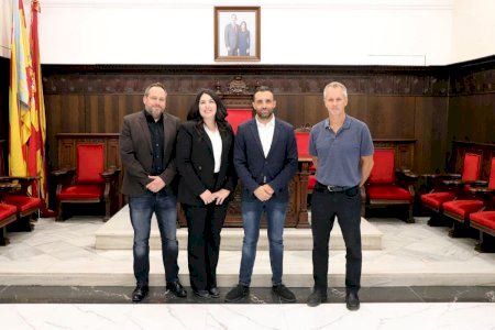 Sagunto recibe a una delegación de St. Thomas (Canadá) para compartir la experiencia de la gigafactoría de PowerCo