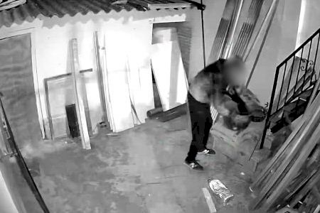 Un hombre se cuela en viviendas de Bétera con moradores dentro y acaba detenido