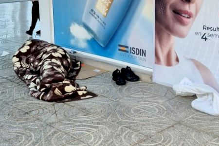 El PSOE exige un elaborar un plan municipal para personas sin hogar en Benidorm