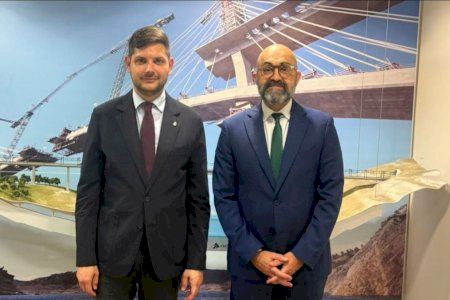 El alcalde de Gandía y el presidente de ADIF abordan el avance de la doble vía férrea y las mejoras en la estación