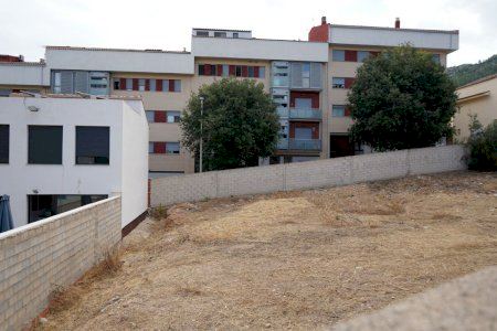 El Ayuntamiento de Xàtiva recuerda la obligación de mantener limpios los solares y terrenos urbanos