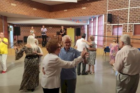 La concejalía de Participación Ciudadana celebrará el Día de la Madre en el Baile Popular del sábado 2 de mayo en Petrer