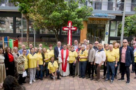 Cruz de Mayo de la Asociación de Vecinos de El Campo-Plaza de España