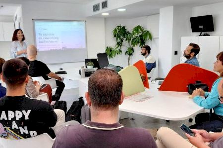 Benidorm recibe a las nuevas empresas y emprendedores incorporadas al Espai Coworking
