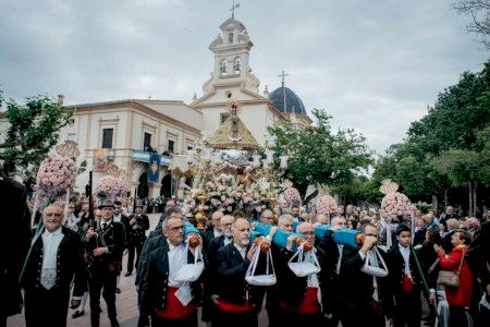 La procesión general por los alrededores de la Basílica pone el broche de oro a la festividad de la Mare de Déu del Lledó en Castellón