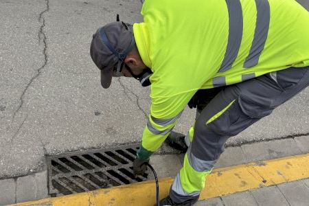 Manises refuerza la lucha contra plagas con una campaña mensual de fumigación preventiva