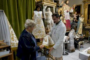 El Mercat Central ret homenatge a la Verge dels Desemparats - (foto 2)