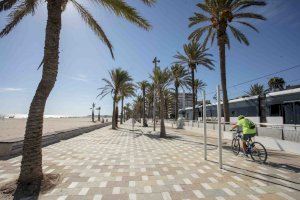 Una platja d'Alacant, entre les úniques set del món amb bandera blava des de fa 40 anys - (foto 2)