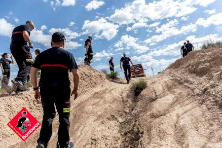 Un curso de los bomberos de la Diputación mejora su destreza al volante ante inundaciones o nevadas