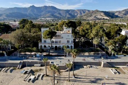 Benicàssim renueva los paneles de información turística de su “Ruta de las Villas” con un formato más ágil, accesible e interactivo
