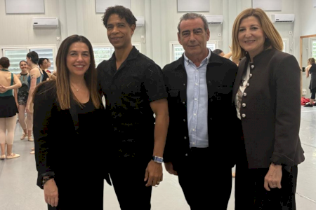 Carlos Acosta imparte una jornada magistral de danza clásica al alumnado del Conservatori Superior de Dansa de València ‘Nacho Duato’