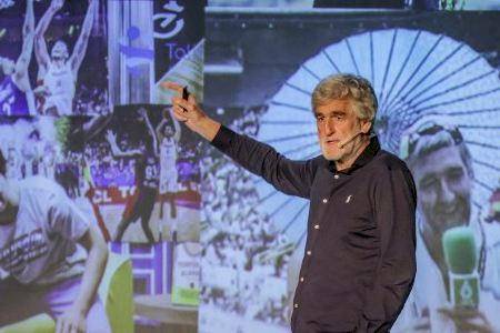 Juanma Iturriaga llena el Teatro Mónaco en una nueva cita de ‘Onda Inspira’ sobre liderazgo y trabajo en equipo