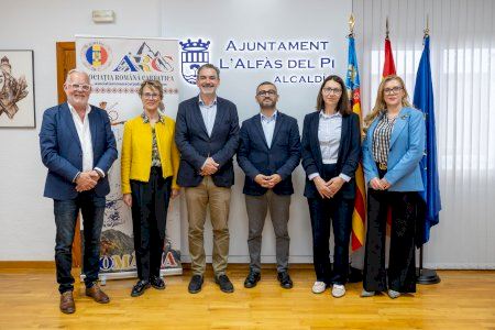 El diputado y ex ministro rumano Petre-Florin Manole visita l’Alfàs del Pi