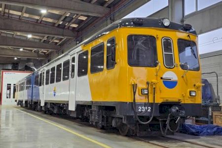 FGV restaura un tren de la serie 2300 que circuló en Alicante hasta 2016 y cede otro tren similar al Servicio Ferroviario de Mallorca