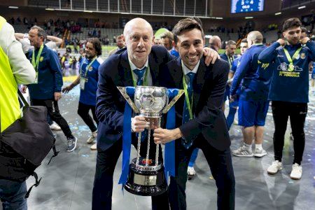 Santi Valladares pone fin a una etapa histórica en el Servigroup Peñíscola FS