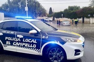 Dos mujeres quedan atrapadas en su coche en una zona inundada de El Campello tras una fuerte tormenta