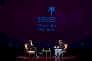 Luis García Montero reivindica en ‘Gandia Pensa’ la cultura y la palabra como defensa frente al autoritarismo y la manipulación - (foto 2)