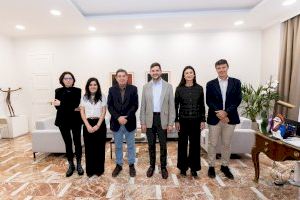 Luis García Montero reivindica en ‘Gandia Pensa’ la cultura y la palabra como defensa frente al autoritarismo y la manipulación - (foto 5)