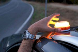 La venta sospechosa de 18 balizas V16 destapa varios robos en coches en la Vall d'Uixó