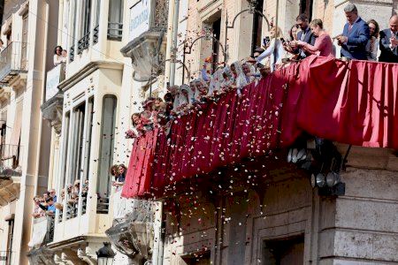 Mercaflor refuerza su vínculo con las tradiciones valencianas