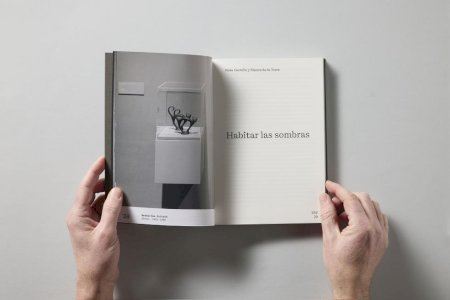 El catálogo del IVAM 'Habitar las sombras', finalista en los premios ADG Laus 2026